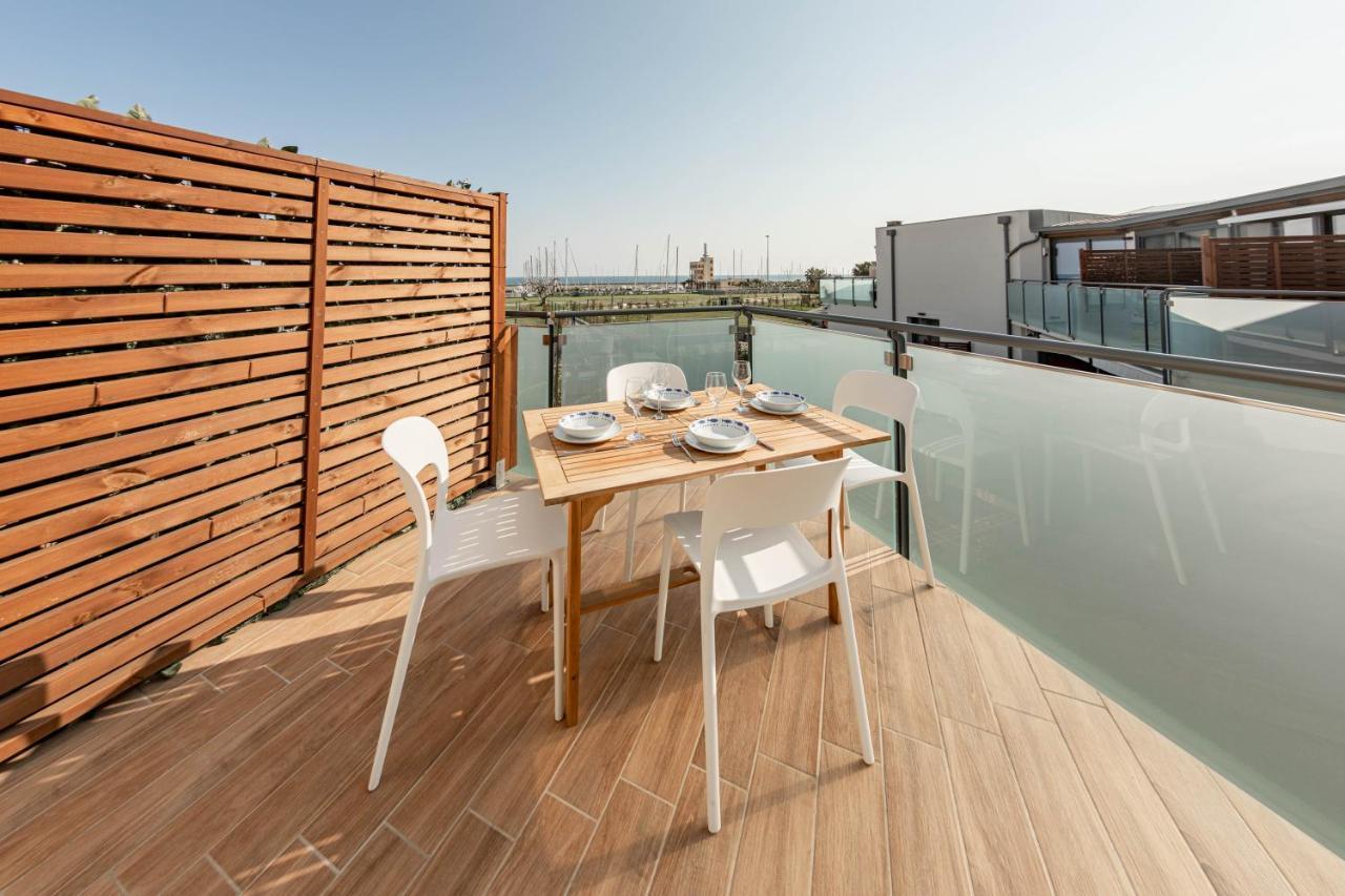Ferienwohnung H11 Luxury 12B Porto - Piscina - Jacuzzi Santo Stefano al Mare Exterior foto