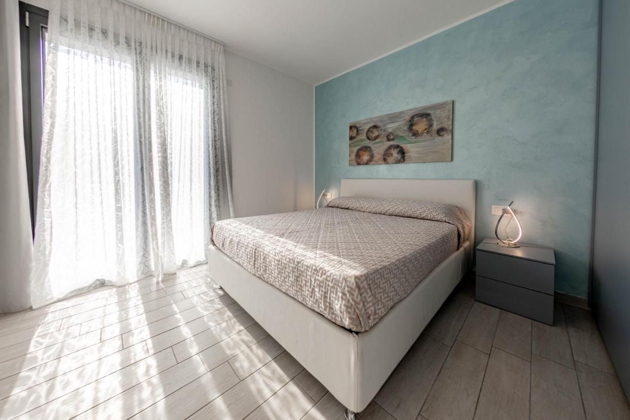 Ferienwohnung H11 Luxury 12B Porto - Piscina - Jacuzzi Santo Stefano al Mare Exterior foto