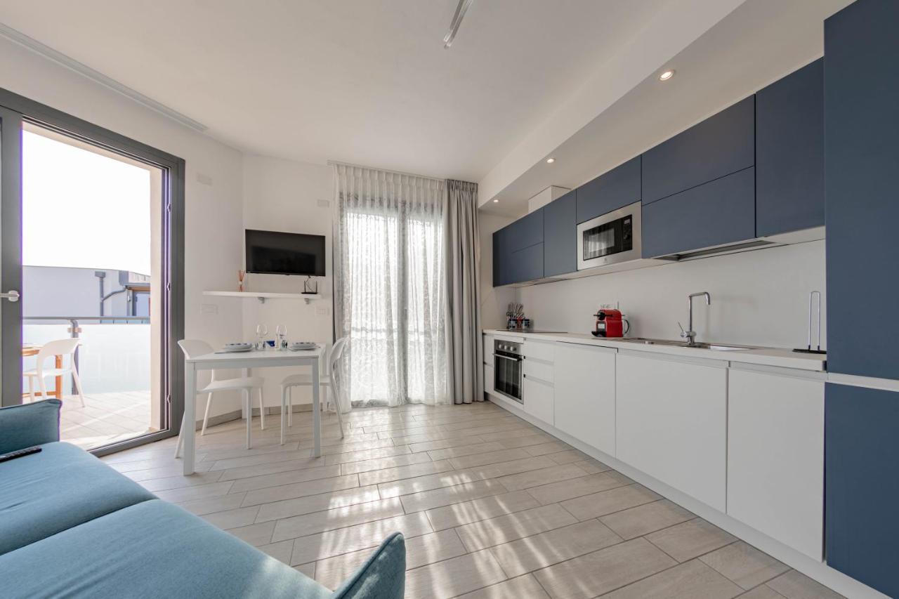 Ferienwohnung H11 Luxury 12B Porto - Piscina - Jacuzzi Santo Stefano al Mare Exterior foto